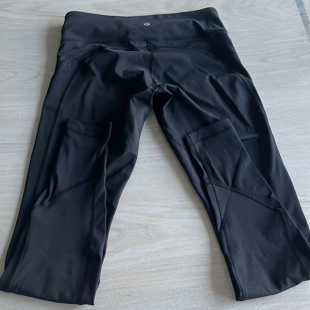 LULULEMON Leggings, 28” Inseam, Size 6, Black, Ribbed on Bottom of Legs.